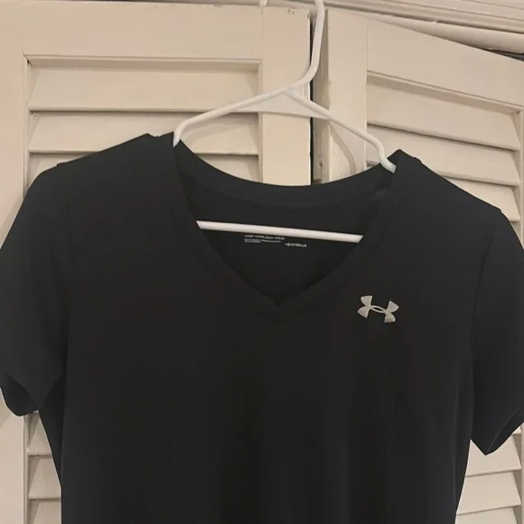 Under Armour Black Fitted Short Sleeve Tee - Picture 3 of 9